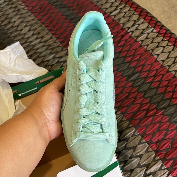 ✨New In Box✨ PUMA Suede Classic Mono Iced Jr in Aruba 🌊Blue size 6.5 big kids - Picture 9 of 10